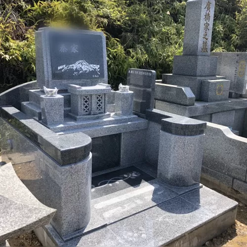 大分市香華霊園　デザイン墓完成のサムネイル